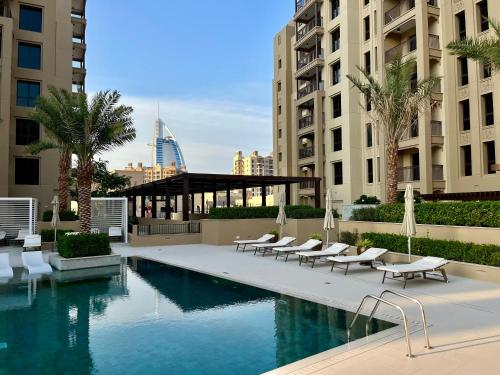 New 2 bedroom entire apartment in Madinat Jumeirah Living, Дубай