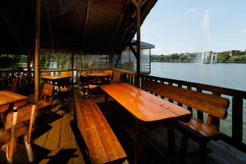 Étterem, Hotel Insula in Tulcea