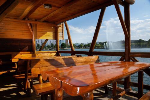 Étterem, Hotel Insula in Tulcea