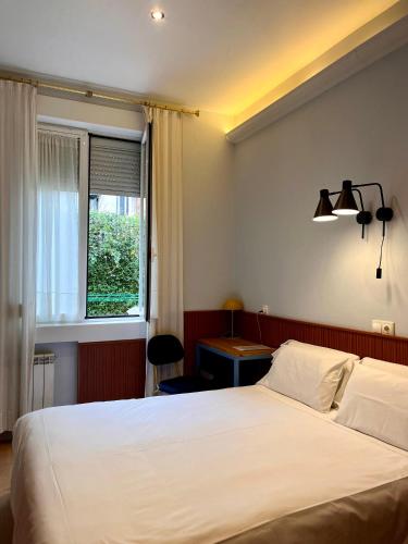 Hostal La Vera - main image