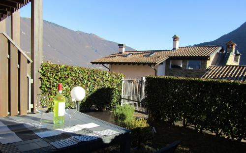  Travel Nest in Spinone Al Lago