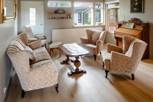 South Central Guesthouse - image 9
