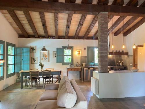 Casa Soleil Casa principal & Pajar 11 personas in Vilopriu