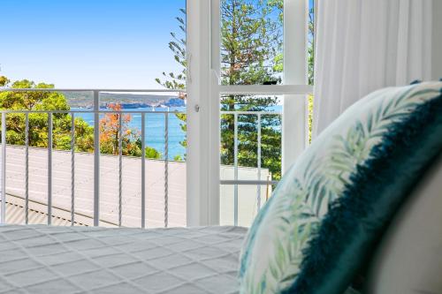 Balmoral Hamptons House with heated pool and hot tub - image 14