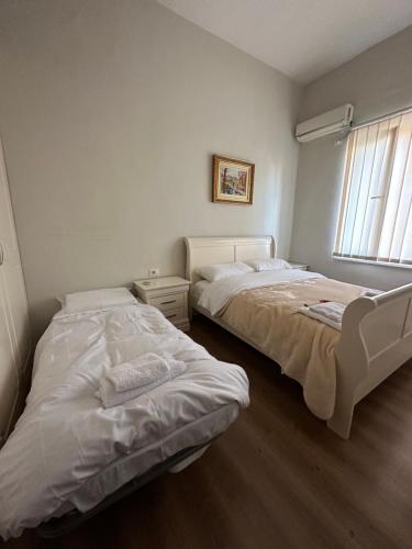 Kelly's Cozy Hideaway - Central Tirana, Tirana (photo 3)