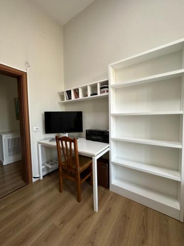Kelly's Cozy Hideaway - Central Tirana, Tirana (photo 5)
