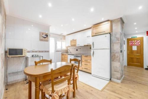 Piso turístico hasta 3 dormitorios "La Gimena" (Piso turistico hasta 3 dormitorios "La Gimena") in โอริฮูลา