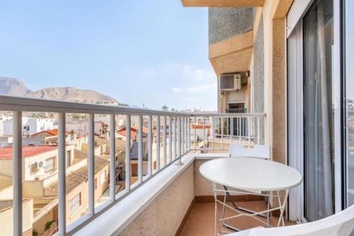 Piso turístico hasta 3 dormitorios "La Gimena" (Piso turistico hasta 3 dormitorios "La Gimena") in โอริฮูลา