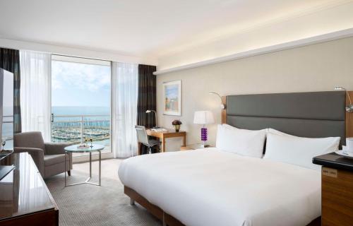 room detail thumbnail 1