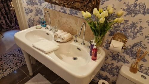 Ravenscroft B&B 5
