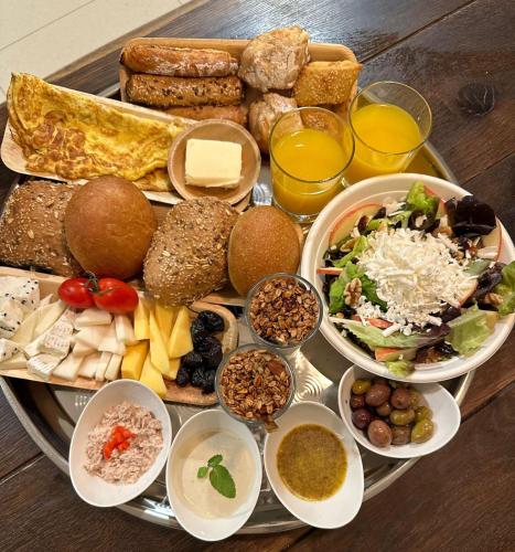 Ételek és italok, Cosy & Calm Central Getaway Modern Guest Suite by Midrachov 1 Queen Bed in Zichron Yaakov