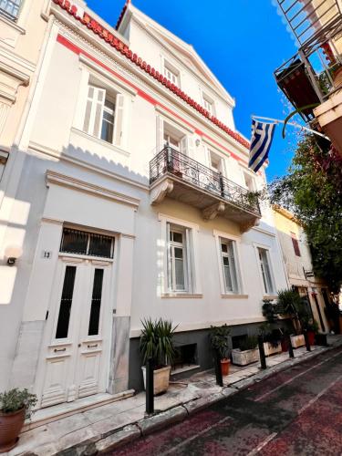 Athenian Getaway Villa in Plaka with Acropolis View by Athenian Homes, Athen