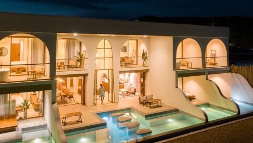 Tasana bar and luxury resort - 숙소 외관