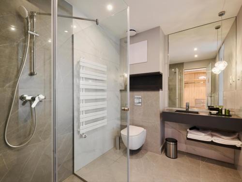 512393722 Hotel Ózon & Luxury Villas