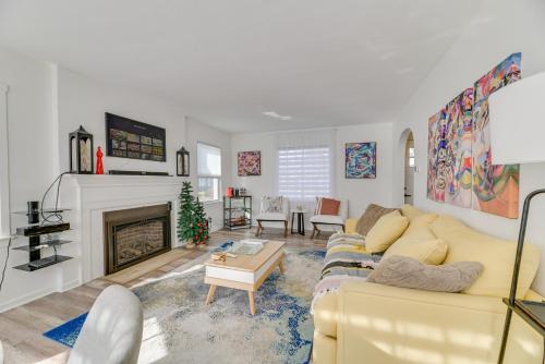 Dog-Friendly Rochester Home about 3 Mi to Downtown! in Rochester, USA