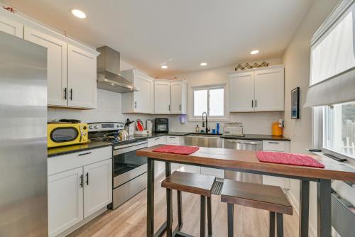 Dog-Friendly Rochester Home about 3 Mi to Downtown! in Rochester, USA