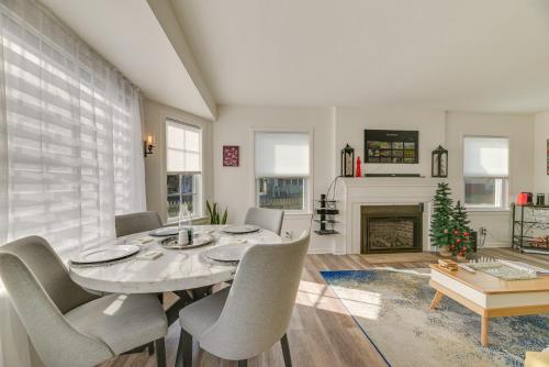 Dog-Friendly Rochester Home about 3 Mi to Downtown! in Rochester, USA