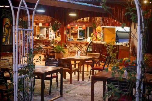 Big Elk Steak House - HomeStay