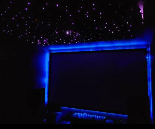 Shiny Villa: Starry media room