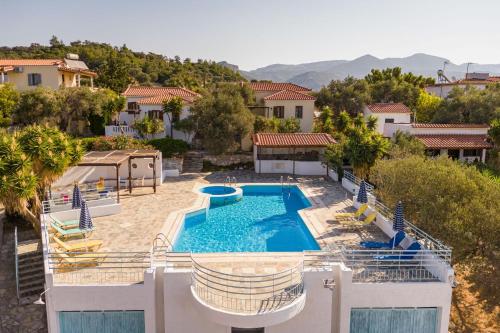 2 bedrooms, 4 beds