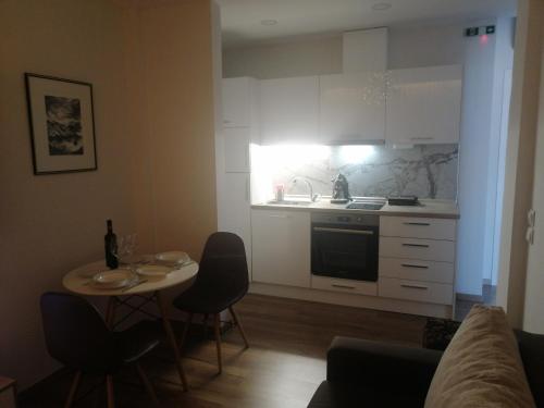 주방, Central Apartament on Clock Square D2 in 베리아