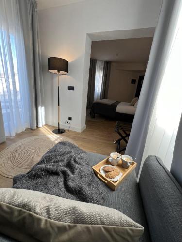 1 queen bed, 1 sofa bed