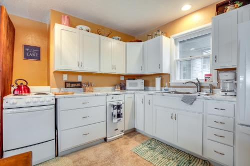 Mercer Cottage on Crystal Lake with Private Dock! in Mercer, USA