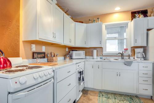 Mercer Cottage on Crystal Lake with Private Dock! in Mercer, USA