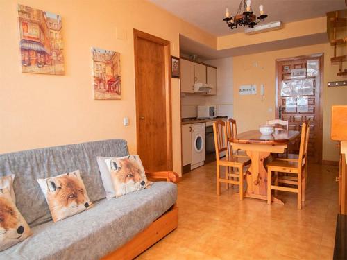 2 bedrooms, 4 beds