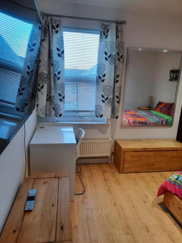 Lovely Home with full en-suite double bed rooms