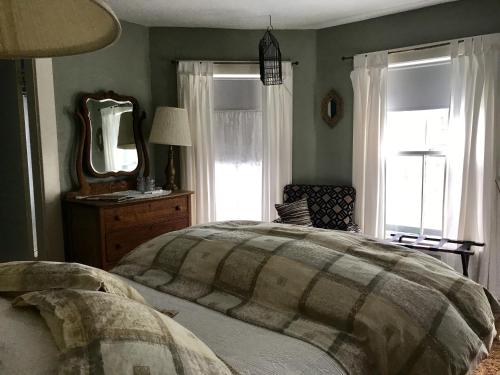 The Monadnock Inn - image 11