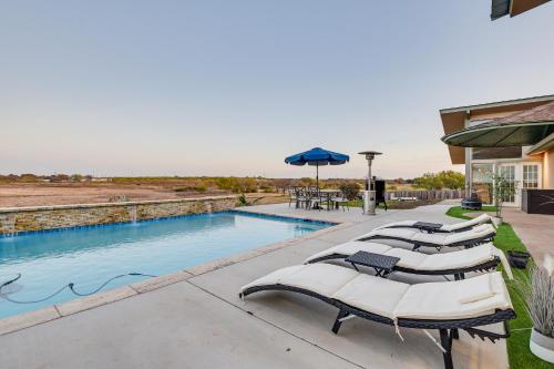 Lakefront Family Home with Pool and Hot Tub