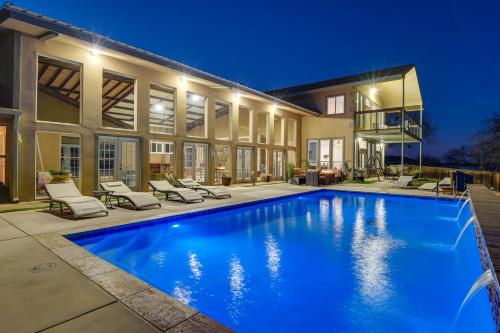 Lakefront Family Home with Pool and Hot Tub