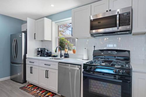 Stunning Old-Town Alexandria house with free parking in Alexandria, USA
