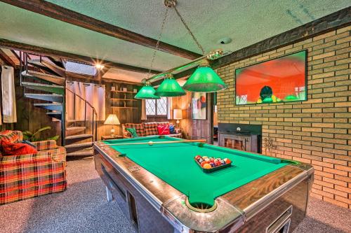 North Creek Chalet with Fire Pit Near Gore Mountain! in North Creek, USA