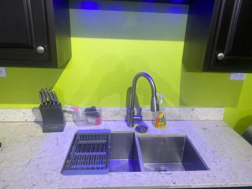 Beautiful 3-Bed House in Saint Catherine Portmore in Caymanas