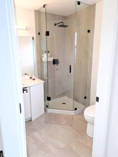 Centrally located, modern, 2 bedroom home in Vancouver, Canada