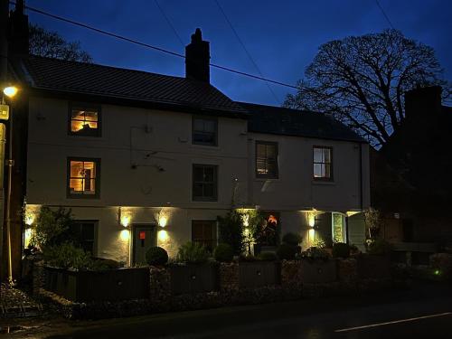 Stable Yard Rooms - The White Swan - image 2