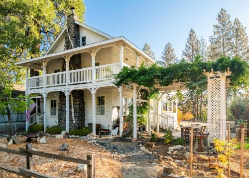 Inn at Sugar Pine Ranch - image 2