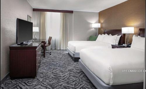 2 queen beds