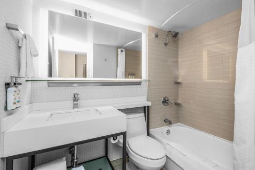 Standard Room image 6