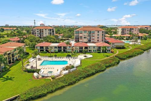 Serenity Shores Hideaway in St Petersburg, USA