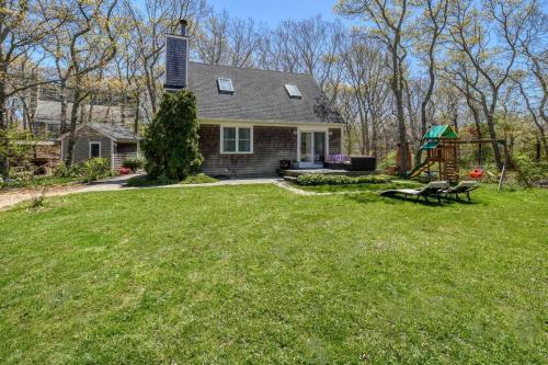 Sea Glenn Flowers Private home new to market in Oak Bluffs, USA