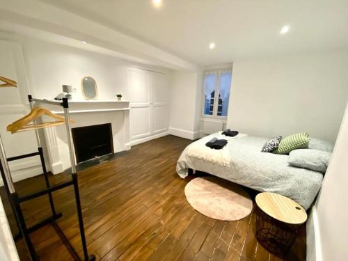 Maison individuelle atypique sur 2 étages gîte à louer Bois de Courtgain