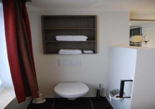 Superior Twin Room image 10