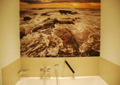 Superior Twin Room image 7