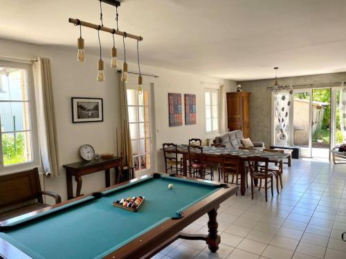 La Casa Del Papa - Maison spacieuse avec jardin gîte à louer Dole