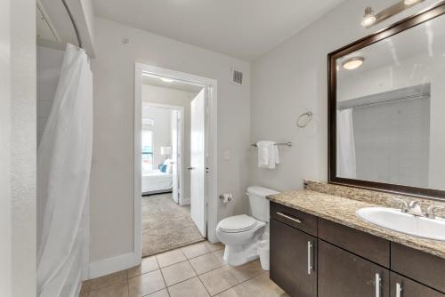 Stunning 1 Bedroom Condo , Pool, Gym, Parking, Cs in Dallas, USA