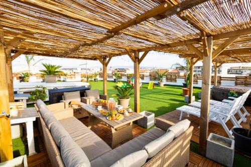  Secret Paradise & SPA Rooftop, Unterkunft in Quartu SantʼElena