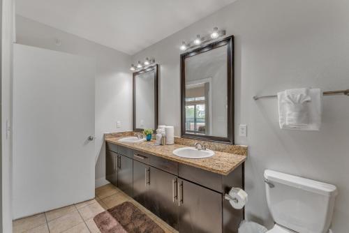 Cs 3243 Elegant 2br , Pool, Gym, Parking in Dallas, USA